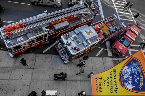 Mar 14, 2016 · Fire Commissioner Daniel A. Nigro today announced the launch of a new Twitter handle – @FDNYAlerts – to provide up-to-the-second information on fires and emergencies in New York City. @FDNYAlerts will operate 24/7, providing New Yorkers with official, automated alerts regarding ongoing Fire Department operations.